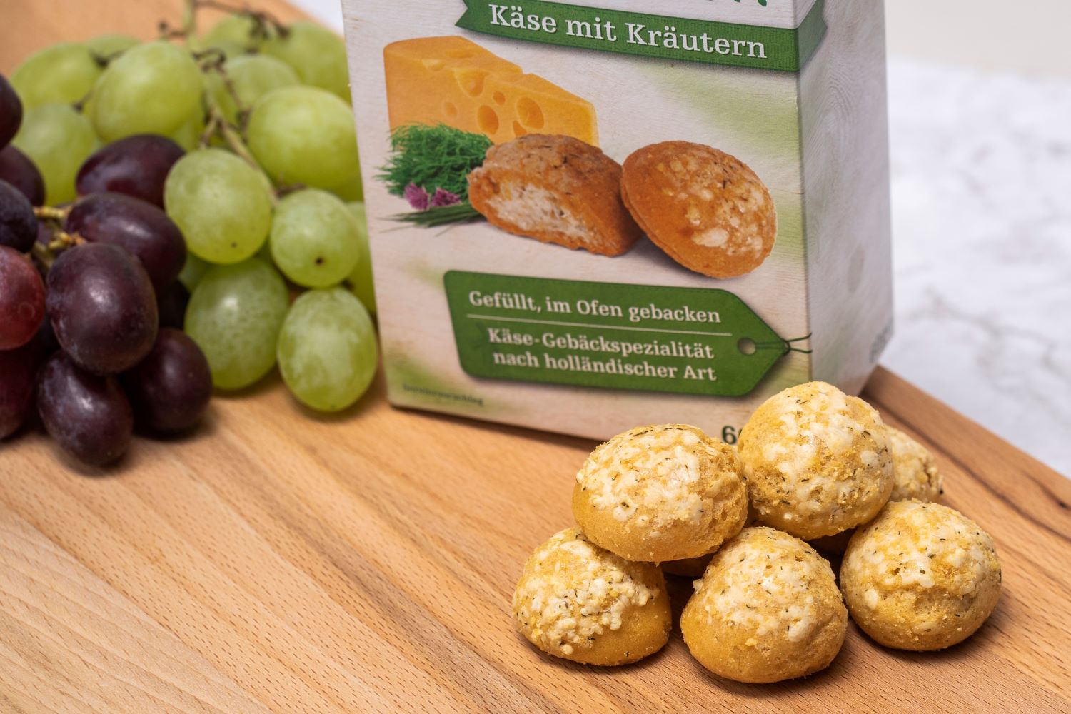 Feines Käsegebäck von Cräx 🧀 - Echter Käse und echte Butter – veritastii.de Feines Käsegebäck von Cräx 🧀 - Echter Käse und echte Butter – veritastii.de