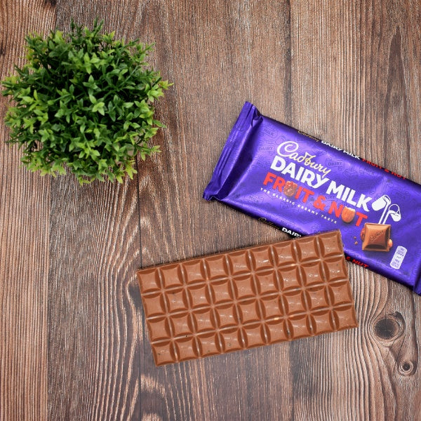 Cadbury Dairy Milk Fruit & Nut Schokolade - 180g