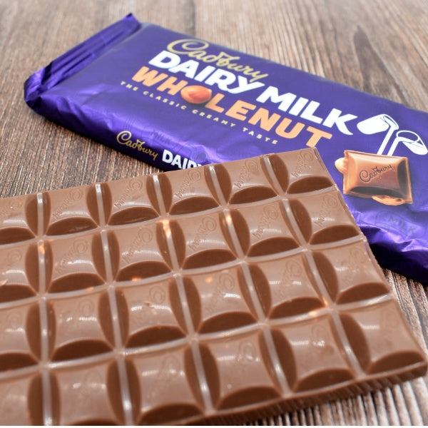Cadbury Dairy Milk Whole Nut Schokolade - 180g