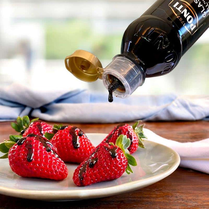 Ponti Aceto Balsamico di Modena - Feine Balsamico-Creme auf Erdbeere